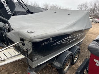 USED FISHING BOAT LUND